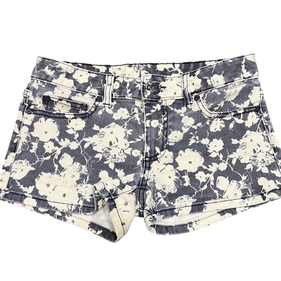 TORY BURCH Navy & White Floral Alexa Denim Shorts - Picture 5 of 9
